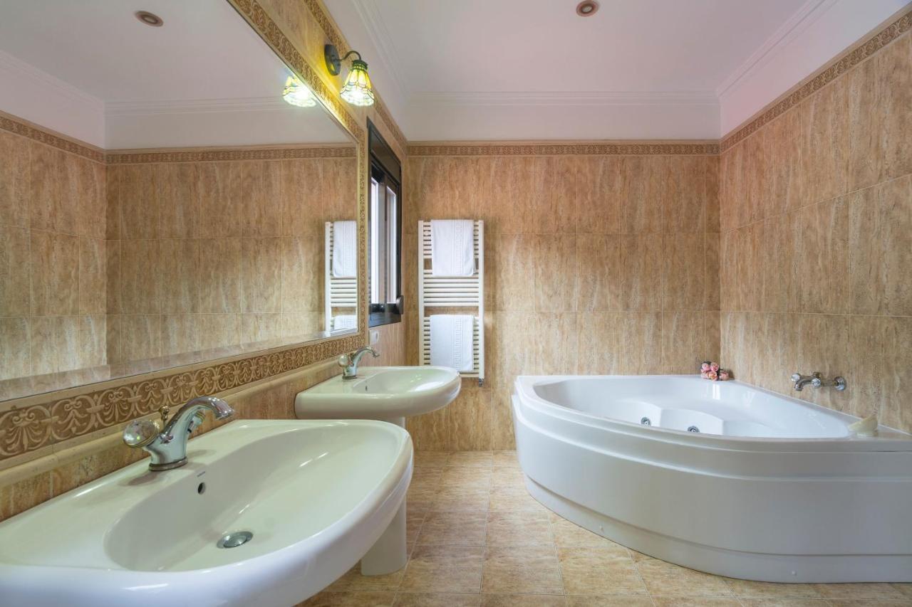 Can Joan Vich I Santa Eularia des Riu Kültér fotó